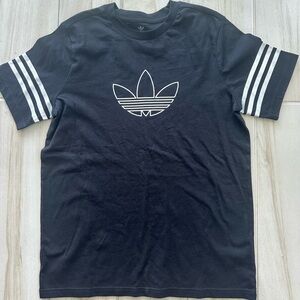 Boys Adidas 3-stripe tshirt size 13-14